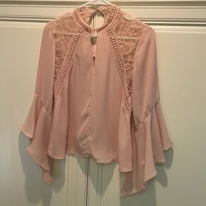 Light pink lace flowy sleeve top
